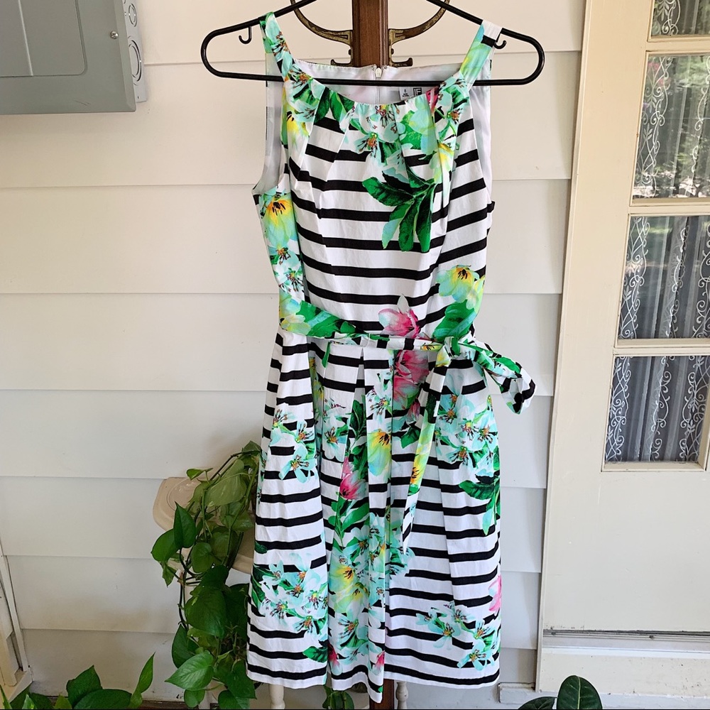 LF - Floral Striped Sleeveless Dress